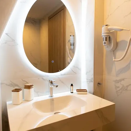 בית הארחה Mple Boutique אואוראנואופולי