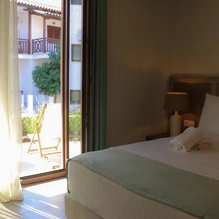 Mple Boutique Konukevi Ouranoupoli